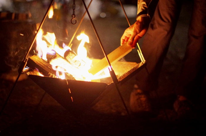 限定絕版商品| Uniflame Bonfire Stand 450 焚火台 / 燒烤爐